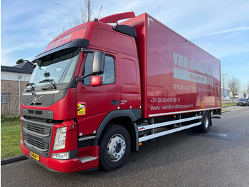 بصندوق مغلق شاحنة VOLVO FM 330