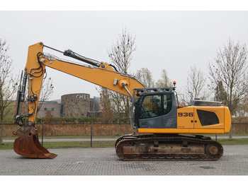 حفارات زحافة LIEBHERR R 936