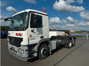 الشاسيه شاحنة MERCEDES-BENZ Actros 2532