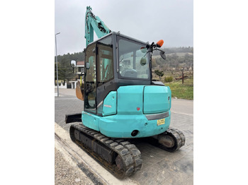 حفارة مصغرة KOBELCO SK55SRX-6: صور 4