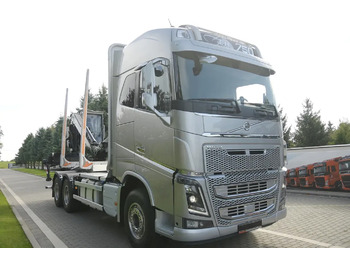 شاحنة قطع الأشجار VOLVO FH 750