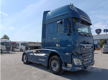 شاحنة جرار DAF XF 530