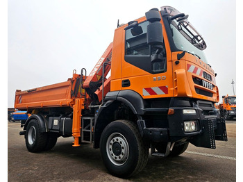 قلابات IVECO Trakker