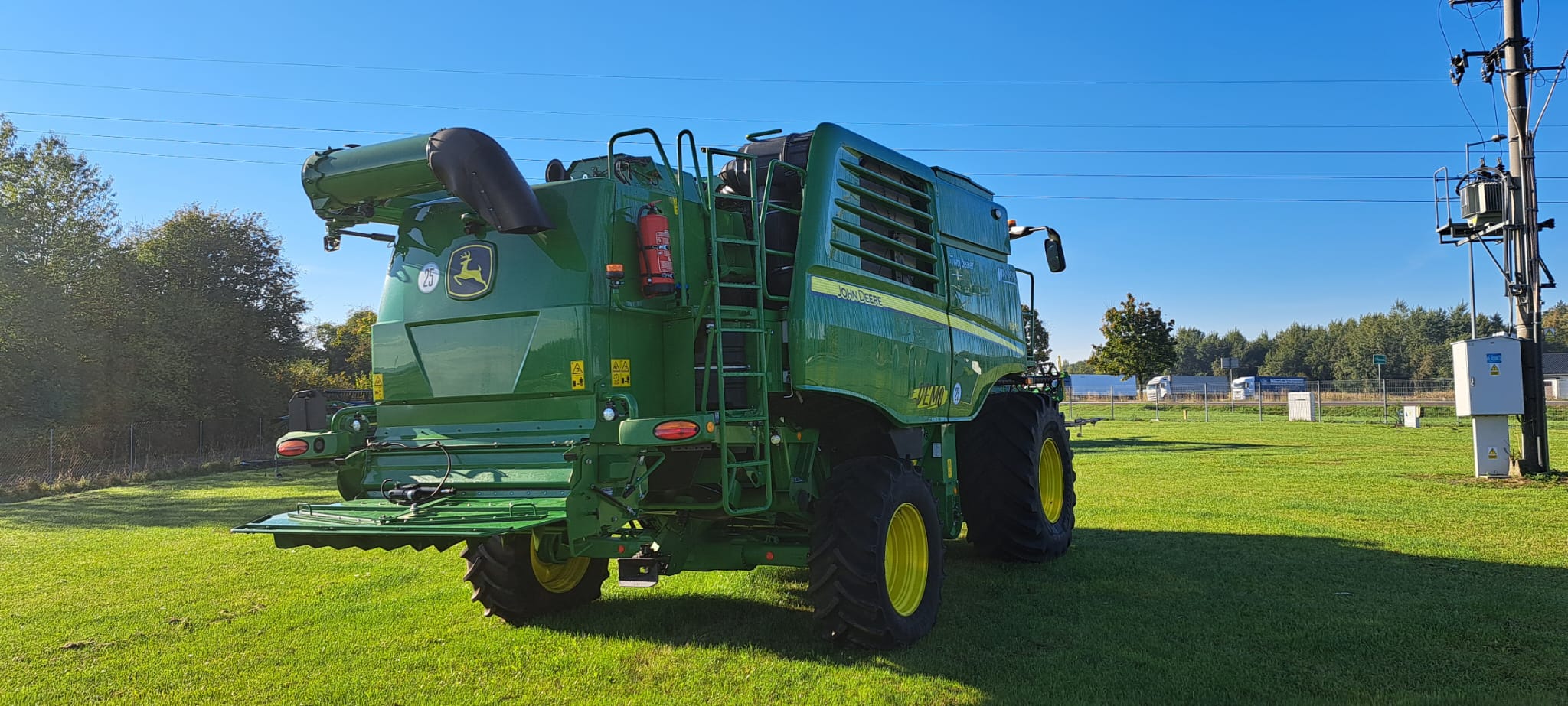 حصادة شاملة JOHN DEERE T670