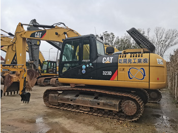 حفارات زحافة CATERPILLAR 323D