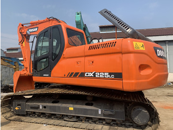 حفارات زحافة DOOSAN DX225LC