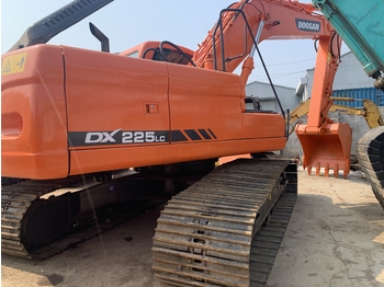 حفارات زحافة DOOSAN DX225LC: صور 2