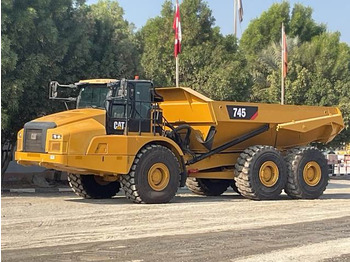 شاحنة مفصلية CATERPILLAR 745