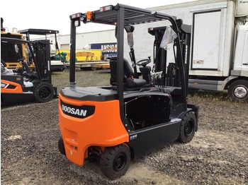 رافعة شوكية كهربائية Doosan B35X-7 PLUS: صور 3