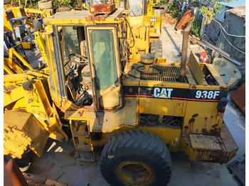 اللودر بعجل CATERPILLAR 938F