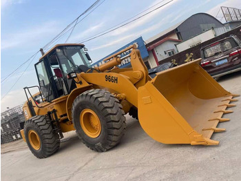 اللودر بعجل CATERPILLAR 966H