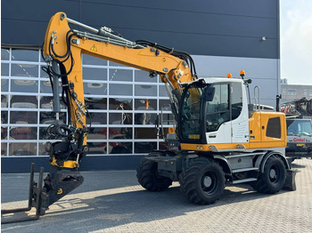 حفارة على عجلات LIEBHERR A 914