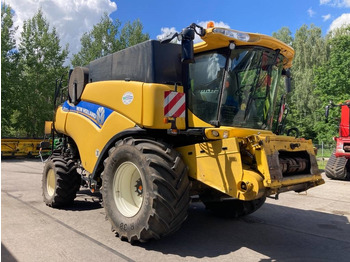 حصادة شاملة NEW HOLLAND CR9090