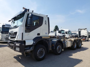 شاحنة ذات الخطاف IVECO