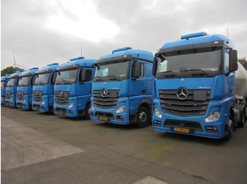 شاحنة جرار MERCEDES-BENZ Actros 1842