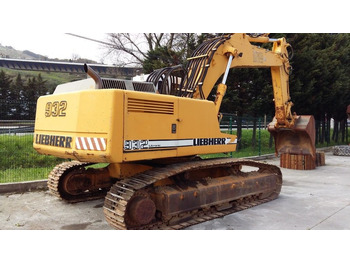 حفارات زحافة LIEBHERR R 932