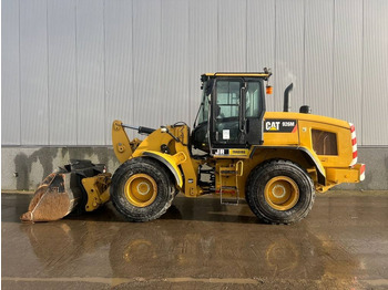 اللودر بعجل CATERPILLAR 926M