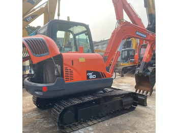 حفارات زحافة DOOSAN DX60