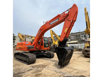 حفارة DOOSAN DX225