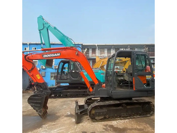 حفارات زحافة DOOSAN DX60