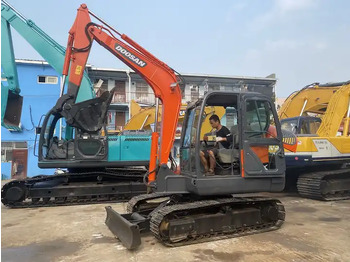 حفارات زحافة Used doosan 6ton dx60 excavator on sale in stock: صور 5