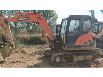 حفارة مصغرة DOOSAN DX60