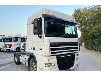 شاحنة جرار DAF XF 105 460