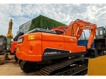 حفارات زحافة DOOSAN DX225LC