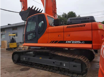 حفارات زحافة DOOSAN DX225LC