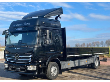 شاحنات مسطحة MERCEDES-BENZ Atego 1527