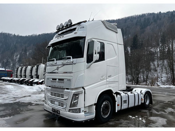 شاحنة جرار VOLVO FH