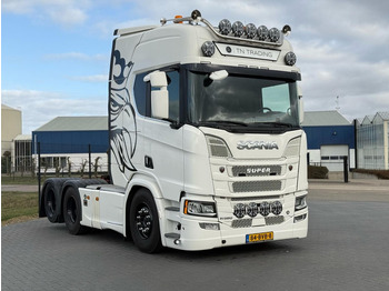 شاحنة جرار SCANIA R 580