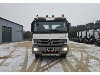 شاحنة ذات الخطاف MERCEDES-BENZ Actros 4144