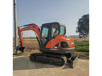 حفارة مصغرة DOOSAN DX60