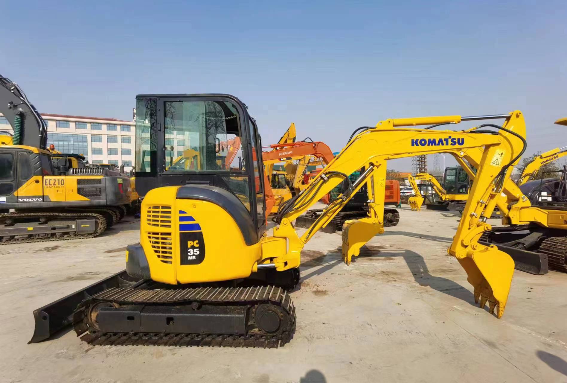 حفارة مصغرة KOMATSU PC35