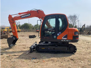 حفارة مصغرة DOOSAN DX75