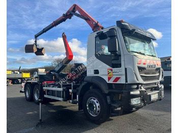 شاحنة ذات الخطاف IVECO Trakker