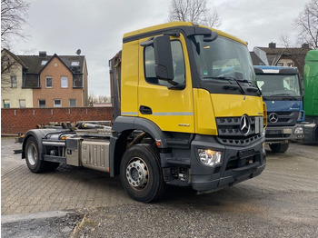 شاحنة ذات الخطاف MERCEDES-BENZ Arocs 1830