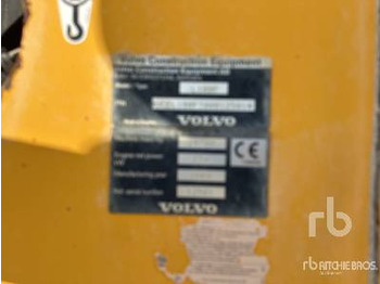 اللودر بعجل VOLVO L180F Chargeuse Sur Pneus: صور 5