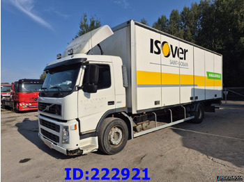 بصندوق مغلق شاحنة VOLVO FM9 260