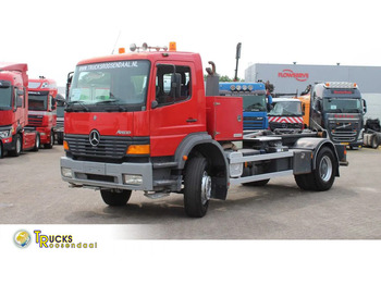 شاحنة ذات الخطاف MERCEDES-BENZ Atego