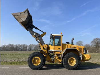 اللودر بعجل VOLVO L120E