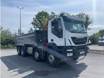 قلابات IVECO Trakker