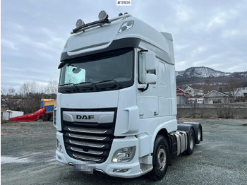 شاحنة جرار DAF XF 530