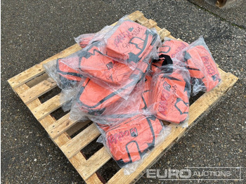 معدات البناء Unused Coval Pallet of Various Chainsaw Backpacks: صور 4