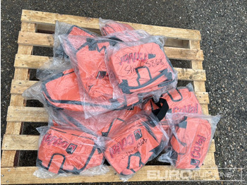 معدات البناء Unused Coval Pallet of Various Chainsaw Backpacks: صور 5