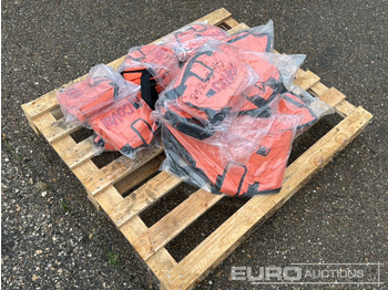 معدات البناء Unused Coval Pallet of Various Chainsaw Backpacks: صور 2