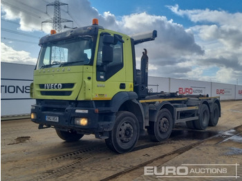 شاحنة ذات الخطاف IVECO Trakker