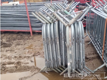 معدات البناء Bundle of Metal Safety Barriers (2 of): صور 2