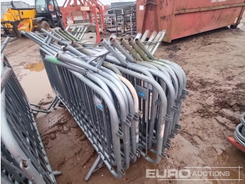 معدات البناء Bundle of Metal Safety Barriers (2 of): صور 5